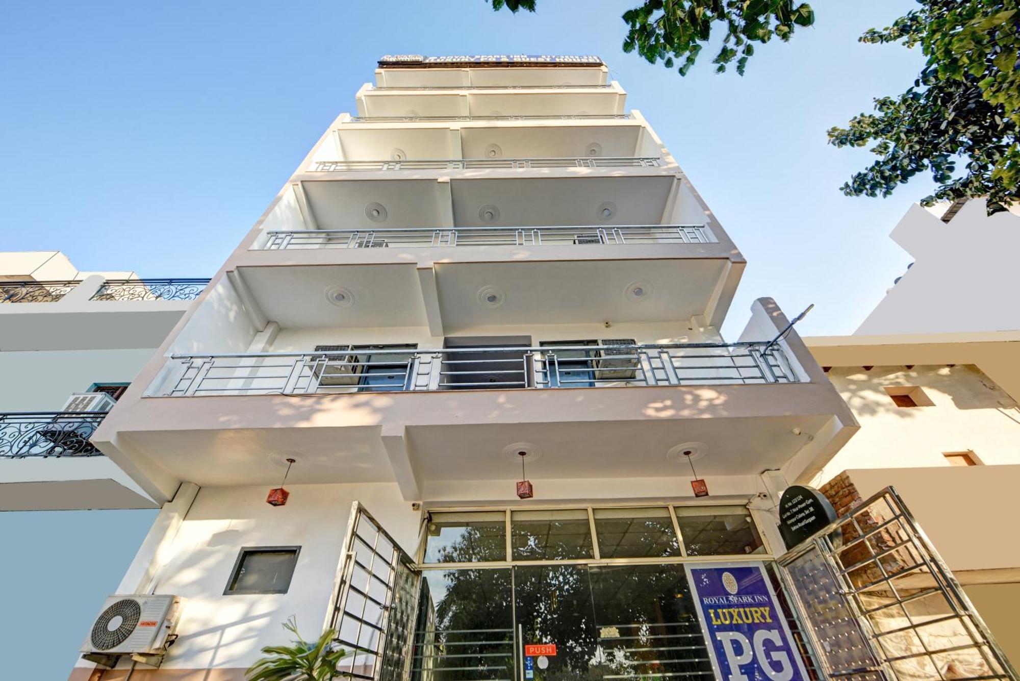 Royal Spark Inn1 - Medicity Gurugram, Near Medanta Hospital Gurgaon Esterno foto